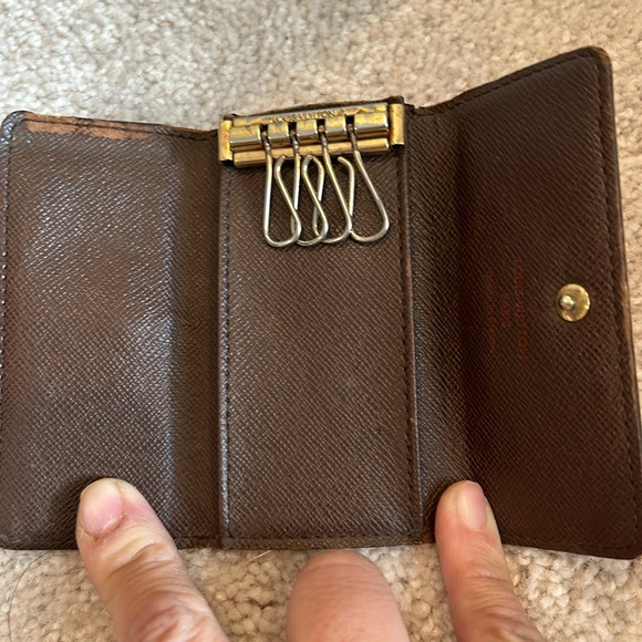 Louis Vuitton Damier Ebene 4 Key Holder - Picture 3 of 6